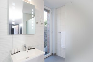Superior Single Room | Bathroom sink - Esplanade Lille (Lille)