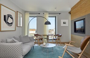 Executive-huoneisto | Tallelokero huoneessa, työpöytä, äänieristys, ilmainen Wi-Fi