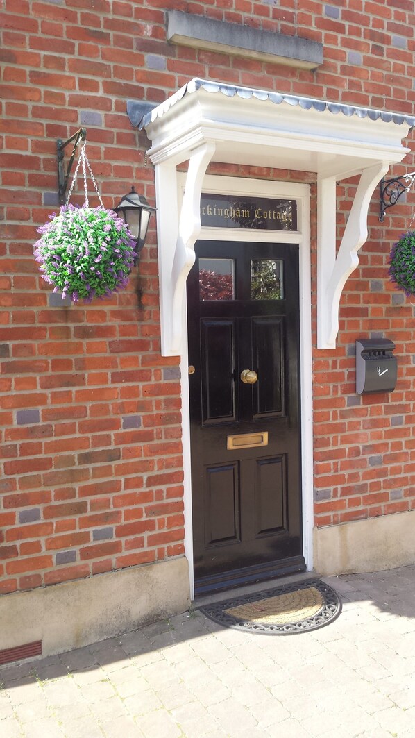 Property entrance - Duke of Buckingham (Portsmouth)