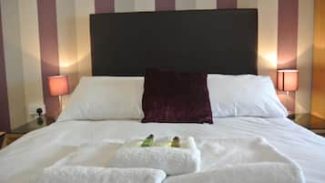 Doppelzimmer | Allergikerbettwaren, BĂŒgeleisen/BĂŒgelbrett, kostenloses WLAN, BettwĂ€sche
