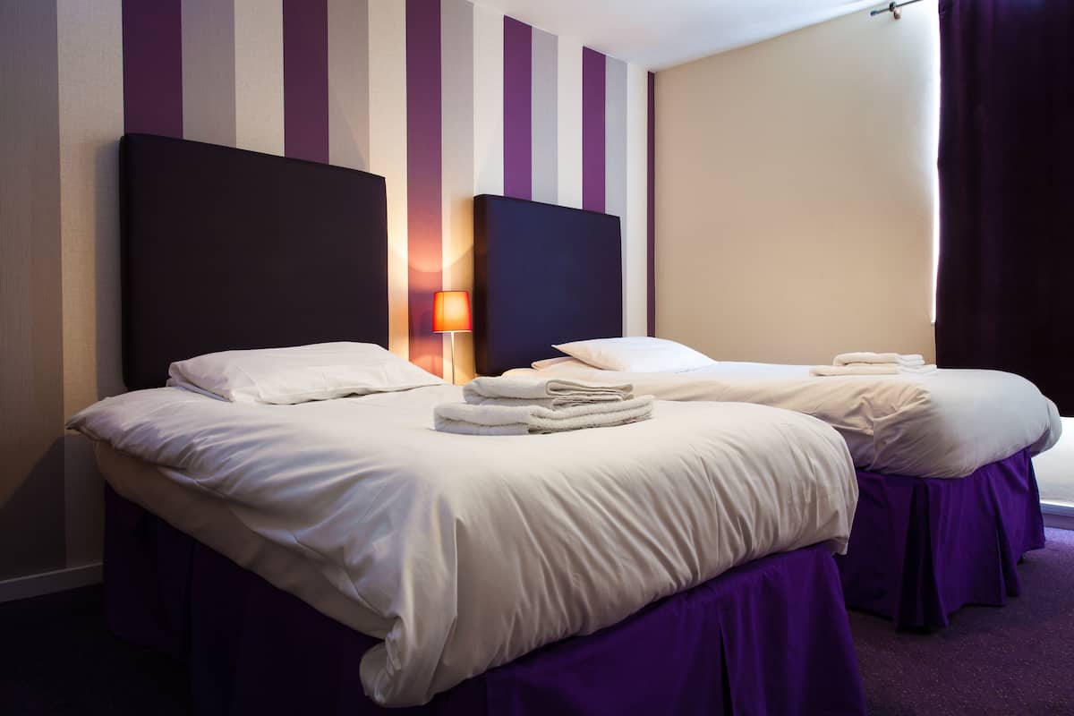 Hypo-allergenic bedding, iron/ironing board, free WiFi, bed sheets