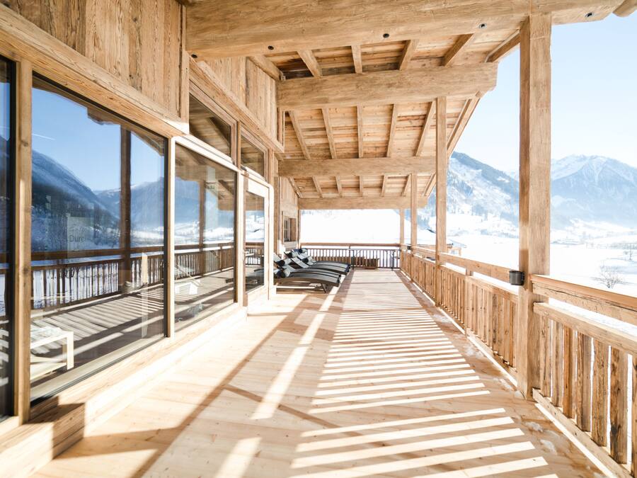 Sauna, steam room, reflexology, massage/treatment rooms