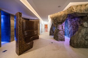 Sauna, steam room, reflexology, massage/treatment rooms