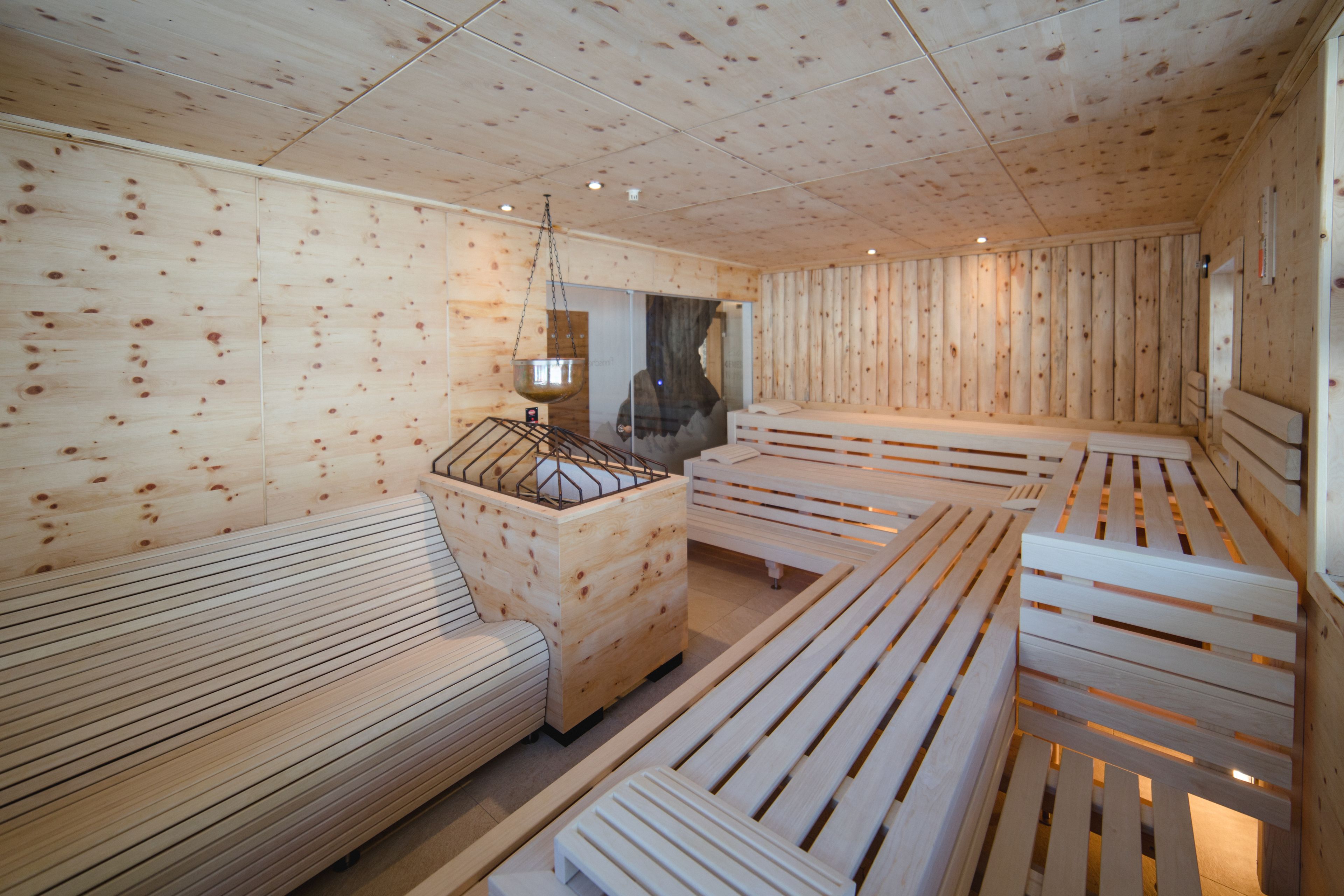 Sauna, steam room, reflexology, massage/treatment rooms