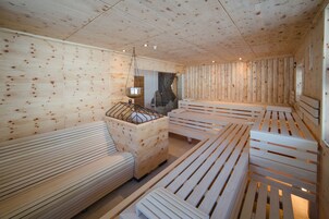 Sauna seca, sauna a vapor, reflexologia, salas de massagem/tratamento