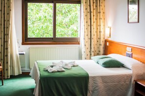 Double Room | In-room safe, desk, blackout drapes, free WiFi - Hotel Scala (Padron)