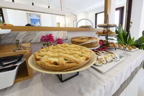 Daily buffet breakfast (EUR 12 per person) - Best Western Hotel Martello (Lampedusa)