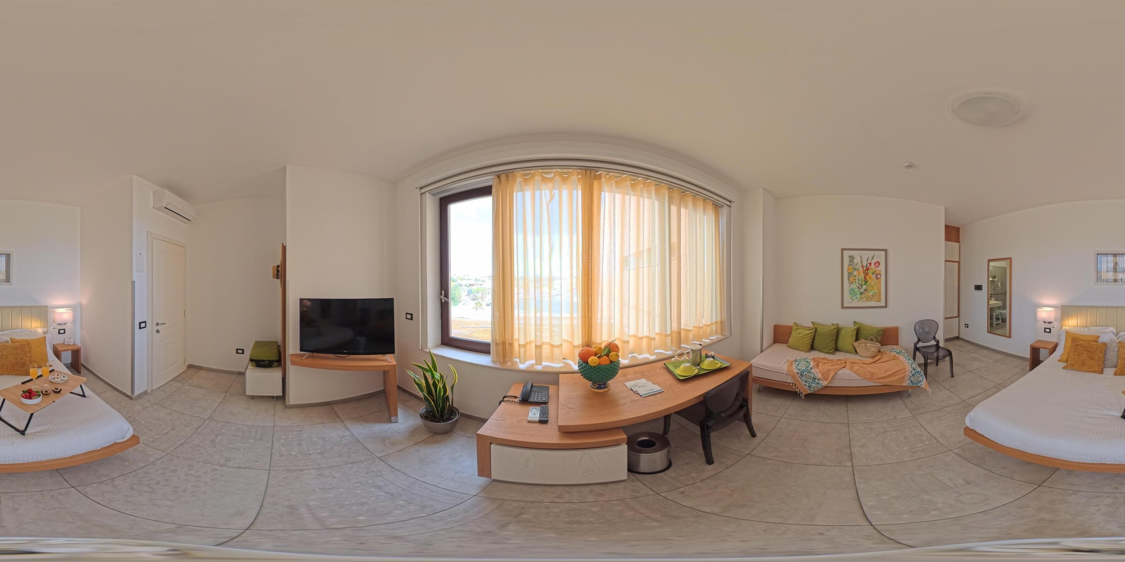 Minibar, caja de seguridad en la habitación, escritorio y wifi gratis 