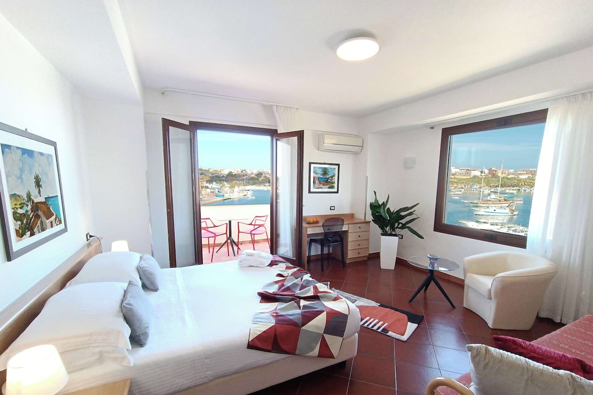 Junior Suite, 1 Queen Bed, Terrace, Sea View