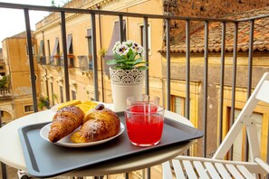 Daily to-go breakfast for a fee - Palazzo Bruca Catania (Catania)