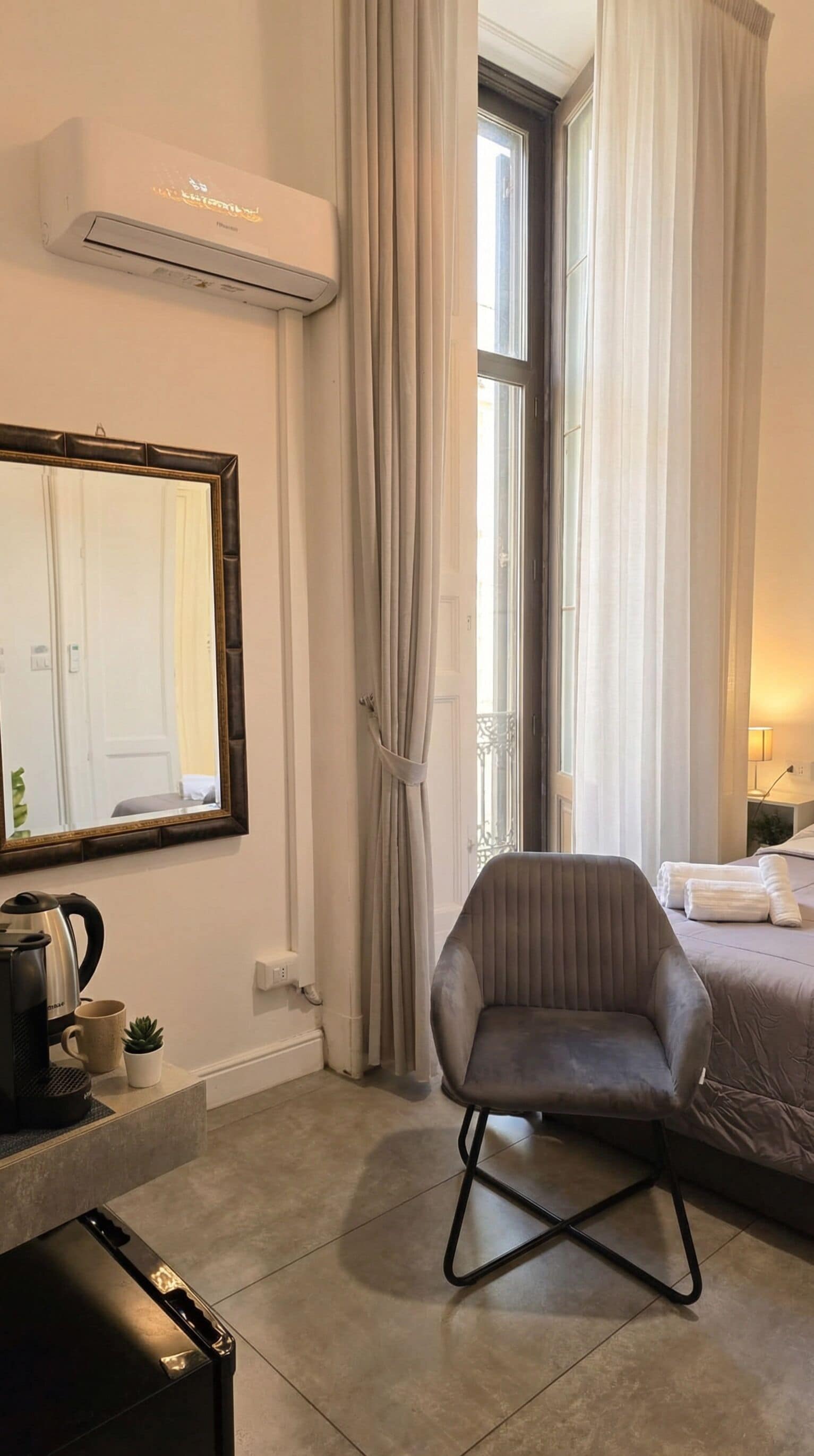 Doppelzimmer | Daunenbettdecken, Schreibtisch, schallisolierte Zimmer