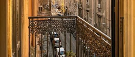 Luxury Room, 1 Queen Bed, Hot Tub, City View | Balcony view