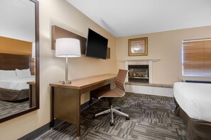 Standard Room, 1 Queen Bed, Non Smoking | Desk, laptop workspace, blackout drapes, iron/ironing board