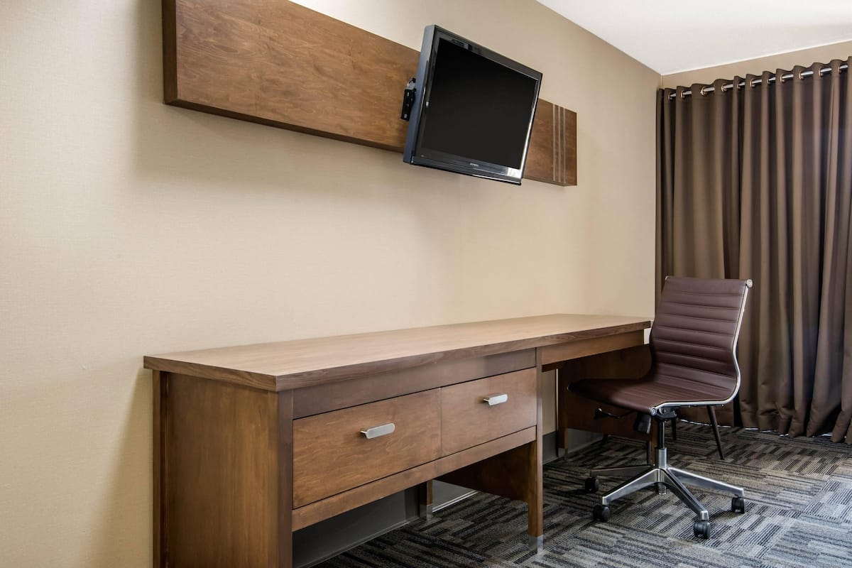 Bureau, espace de travail pour ordinateur portable, rideaux occultants