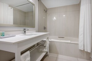 Chambre Standard, 1 grand lit, non-fumeur | Salle de bain