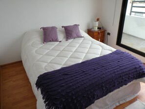 Camera familiare, 2 camere da letto, bagno privato, vista mare | Biancheria da letto di alta qualità, materassi Select Comfort, minibar