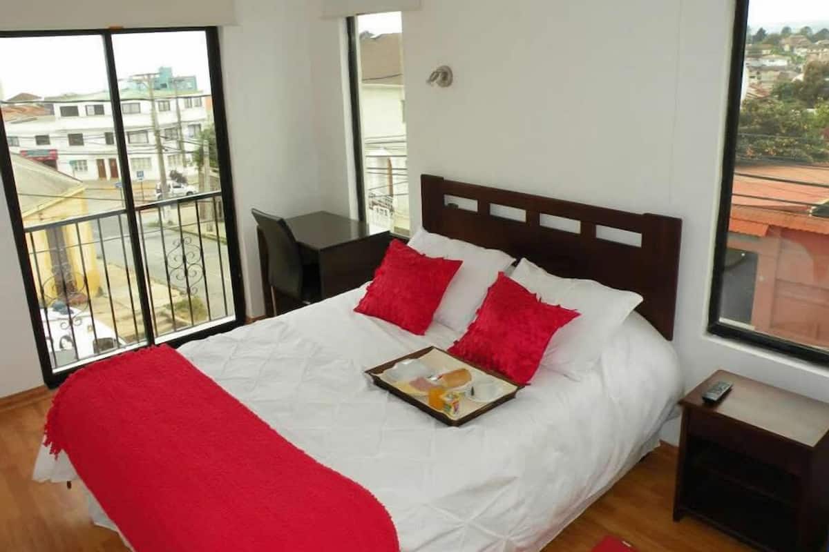 Classic Double Room | Peralatan tempat tidur premium, katil Select Comfort, bar mini
