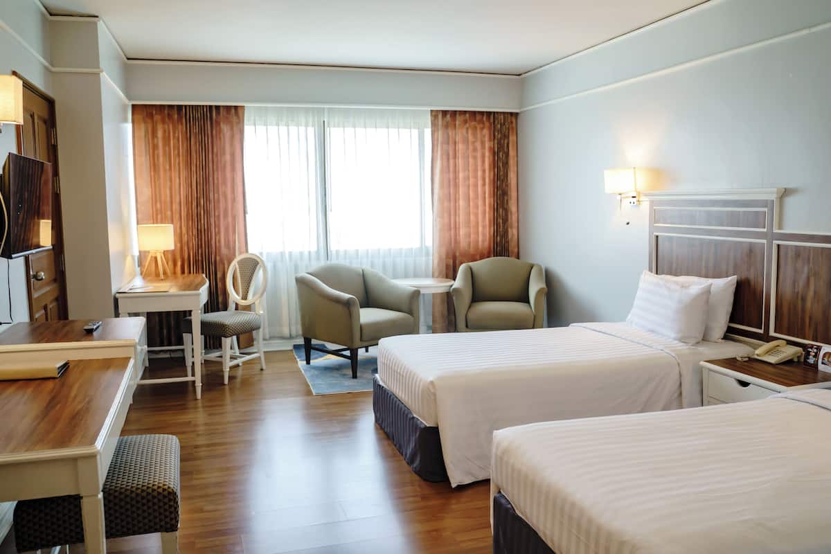 Minibar, in-room safe, desk, blackout curtains
