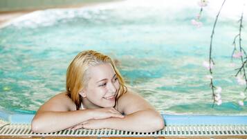 Indoor pool, pool loungers