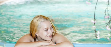 Indoor pool, sun loungers
