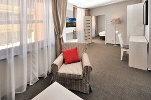 套房, 1 间卧室 | 遮光窗帘、婴儿床、免费 WiFi、床单