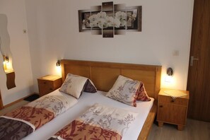 Cunas, wifi gratis y ropa de cama 