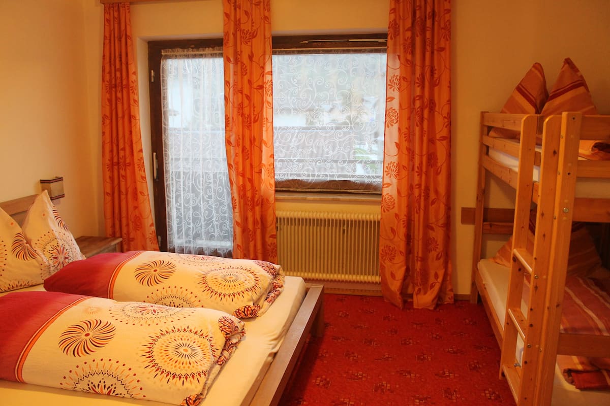 Vierpersoonskamer | Babybedden (toeslag), gratis wifi, beddengoed
