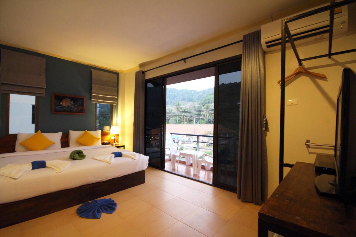 Double Room with Balcony | In-room safe, rollaway beds (surcharge), WiFi (free), bed sheets