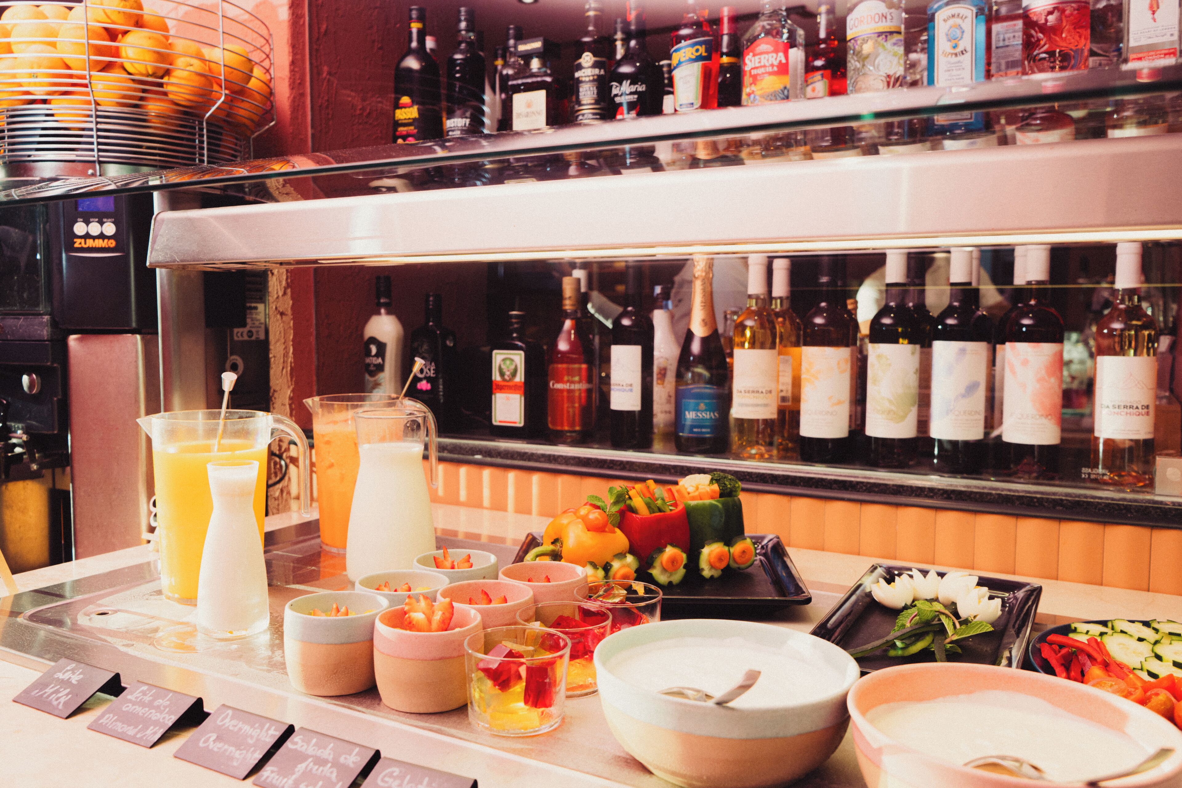 Petit déjeuner buffet servi tous les jours en supplément