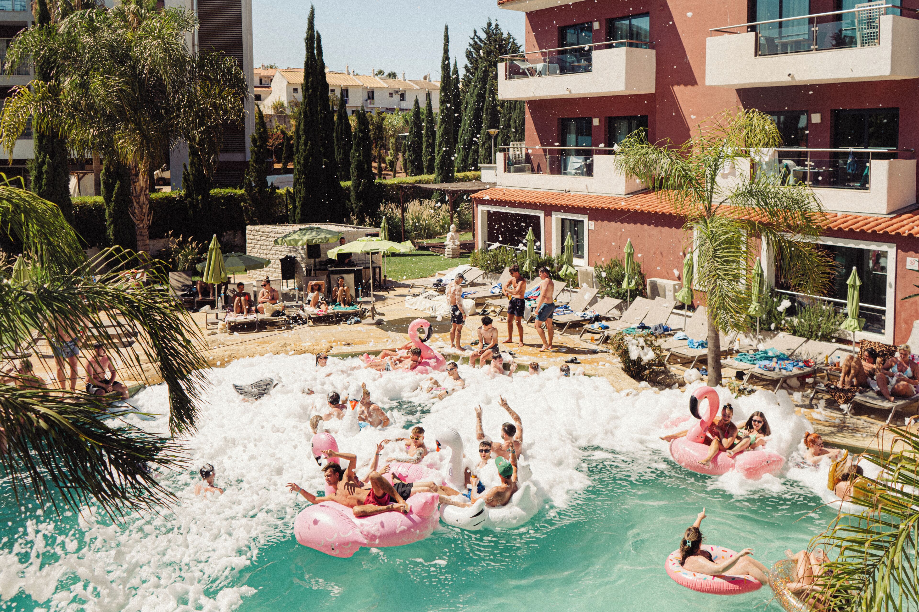 المنشأة من الخارج