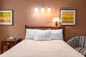 客房, 1 張加大雙人床, 共用浴室 | 熨斗/熨衫板、免費 Wi-Fi、床單