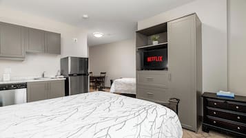 Family Triple Room, Multiple Beds, Roll-in Shower, Private Bathroom