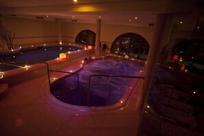 Bañera de hidromasaje interior