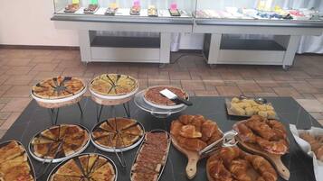 Petit déjeuner buffet compris tous les jours