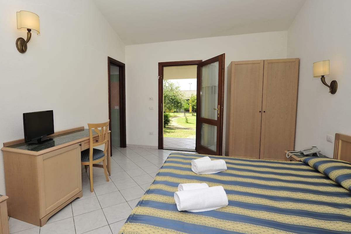 Minibar, in-room safe, desk, soundproofing