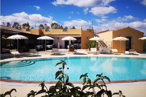 Piscina externa sazonal