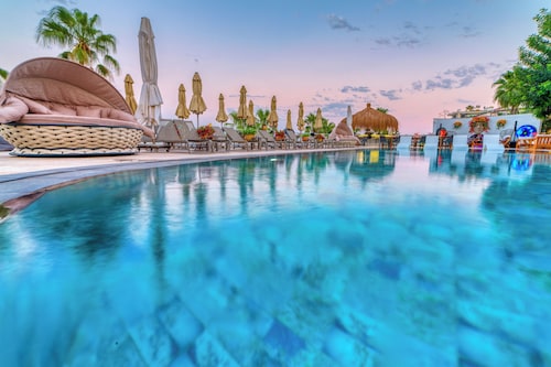 Illusion Beach Club Hotel +16 Only Adult