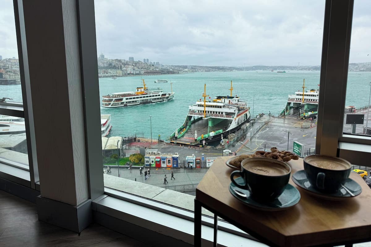 Queen Suite Sea View Room | 1 Schlafzimmer, Minibar, Zimmersafe, Schreibtisch
