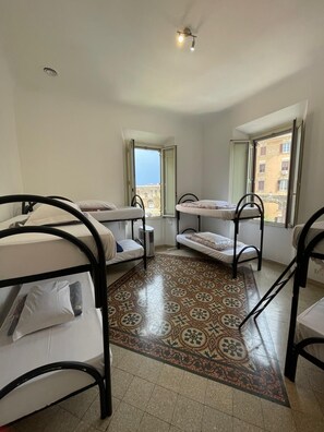Free WiFi, bed sheets - Rome Experience Hostel (Rome)