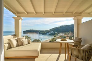 Fabulous Bay Junior Suites | ลานระเบียง/นอกชาน