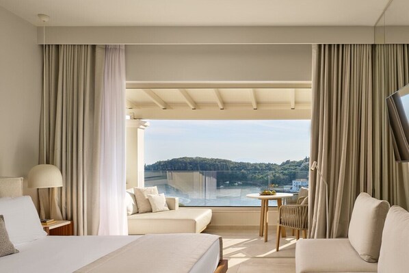 Ultima Sea View Room | 1 ห้องนอน, เครื่องนอนระดับพรีเมียม, ตู้นิรภัยในห้องพัก, โต๊ะทำงาน