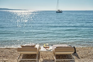 On the beach, beach bar, rowing - San Antonio Corfu Resort -Adults Only (Corfu)