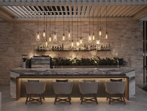 2 restaurants; breakfast, lunch, and dinner served