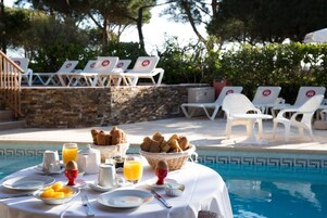 Desayuno continental todos los días (con cargo)