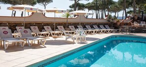 Outdoor pool, sun loungers - Résidence du Lido (Argelès-sur-Mer)
