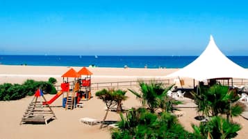 Vlak bij het strand