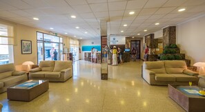 Lobby - Hotel Checkin Pineda (Pineda de Mar)