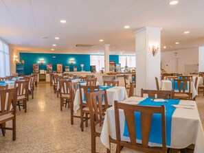 Daily continental breakfast for a fee - Hotel Checkin Pineda (Pineda de Mar)
