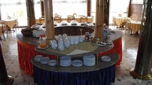 Daily buffet breakfast (USD 3.00 per person)