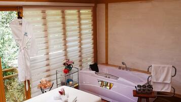 Aromaterapia, reflexologia, manicure e pedicure, massagens